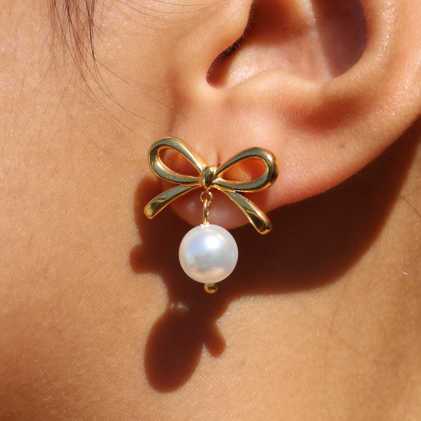 Mistbow Pearl Earrings