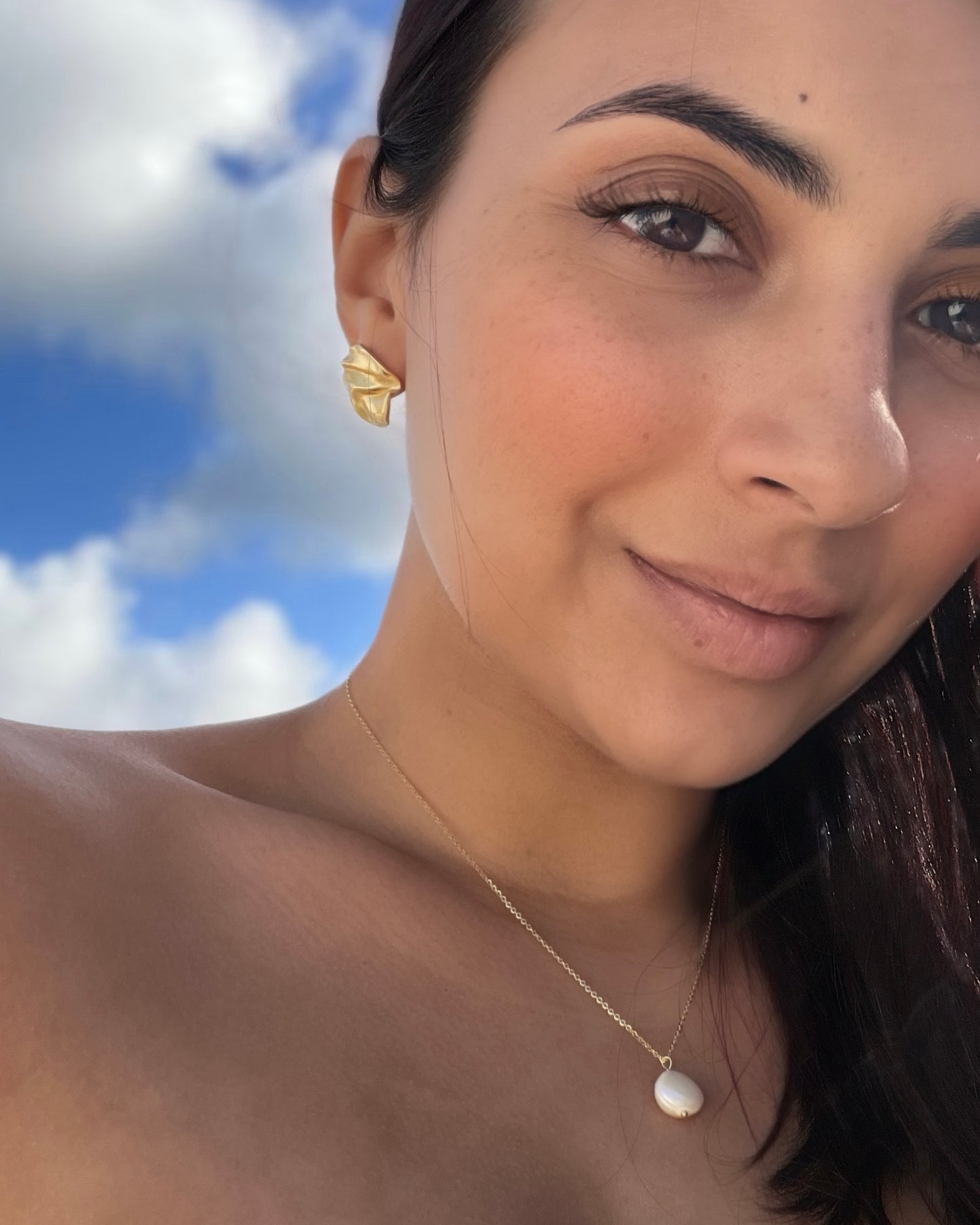 Sol Pearl Pendant Necklace